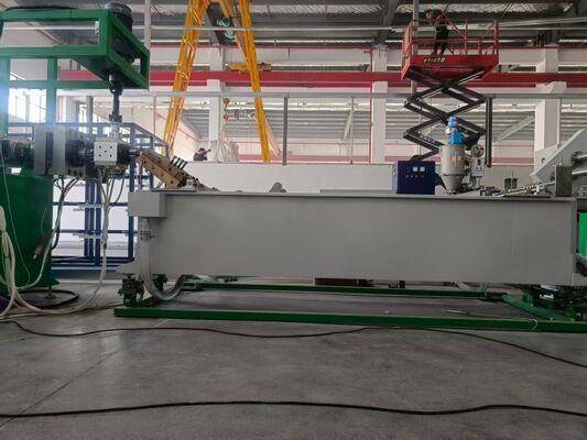 Linea di estrusione per nastri in PP con avvolgimento automatico e 4 mandrini indipendenti a controllo servo