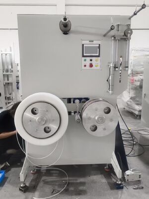 Avvolgitore semiautomatico per cinghie in PET con avvolgimento parallelo diretto dell'estrusore