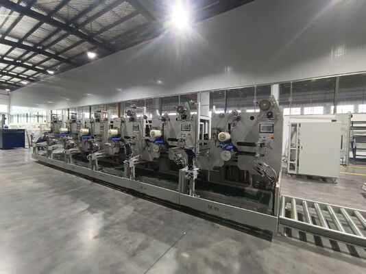 6 unità di avvolgimento indipendenti, servo-traversante a 300 m/min ¢ linea di estrusione PP